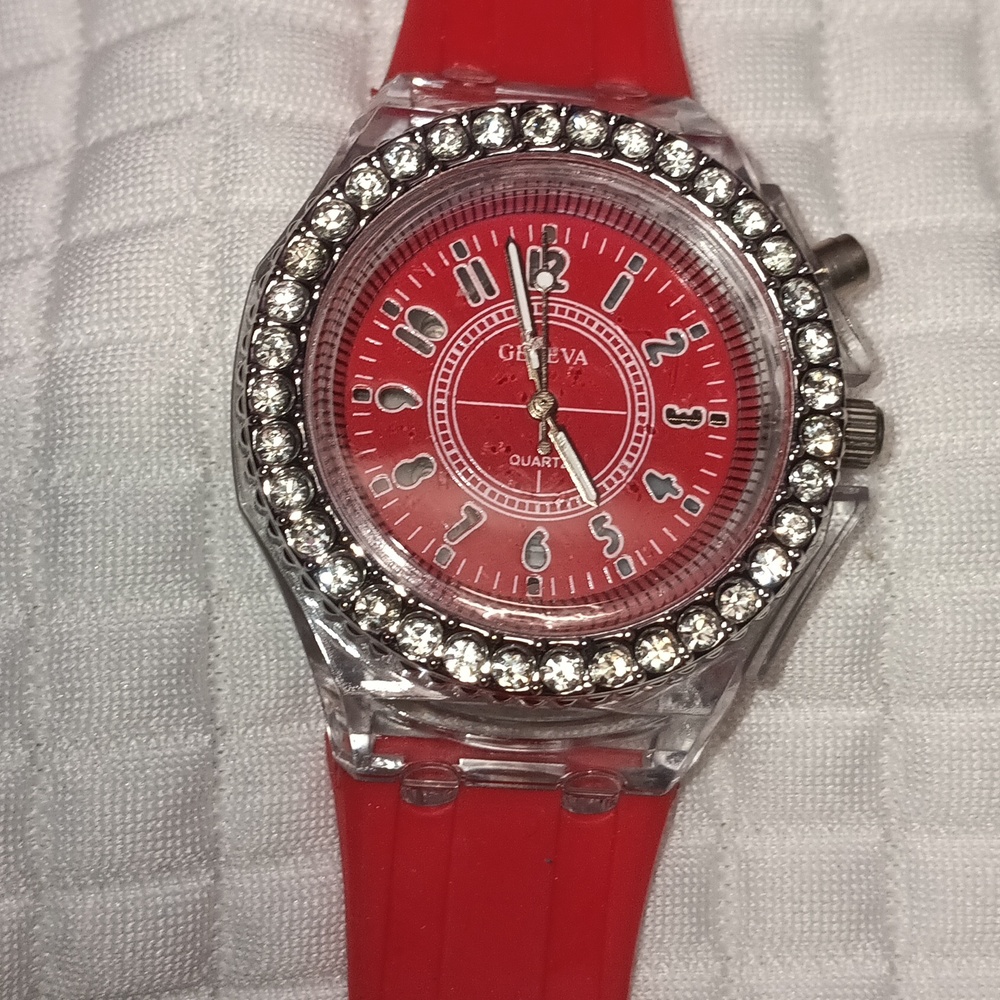 Watch - Picture 3 of 4